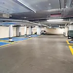 Yacht Park Marina 格丁尼亚